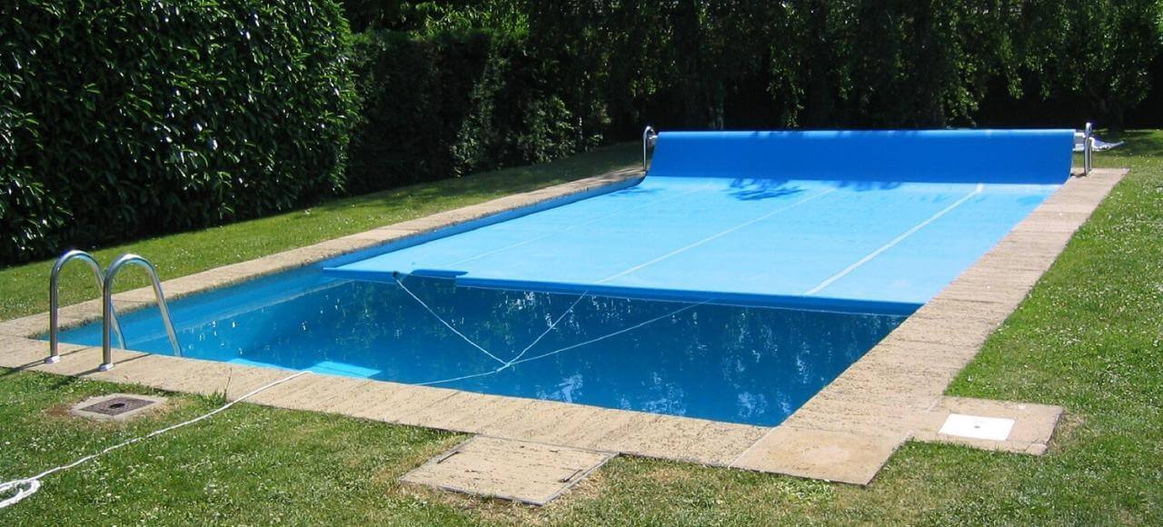 ISOLA Abdeckung mit manueller Aufrollvorrichtung