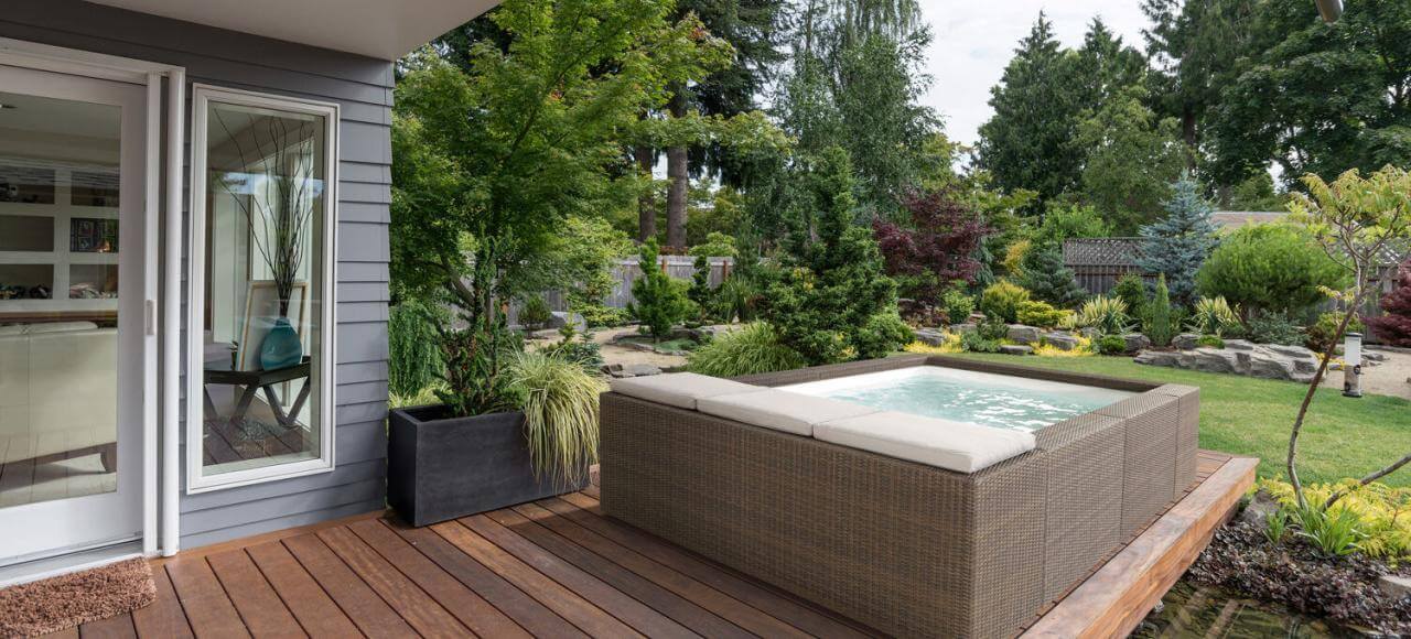 PLAYA Lounge-Pool in Kaffeebraun